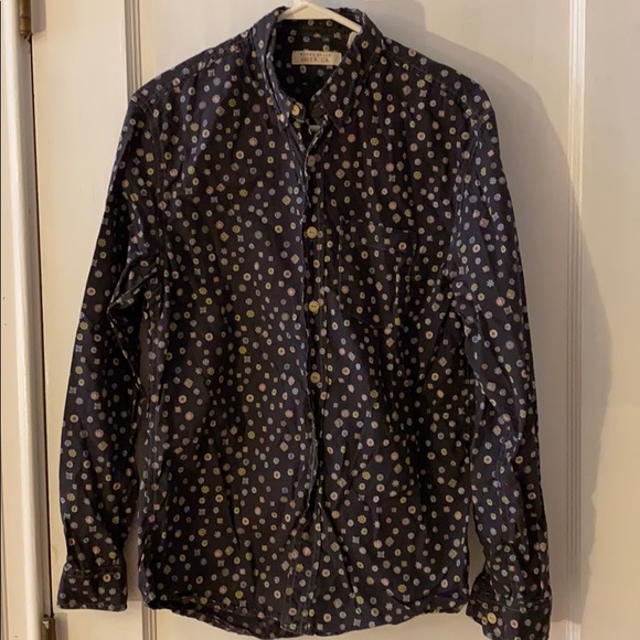 Button down - Picture 2 of 2